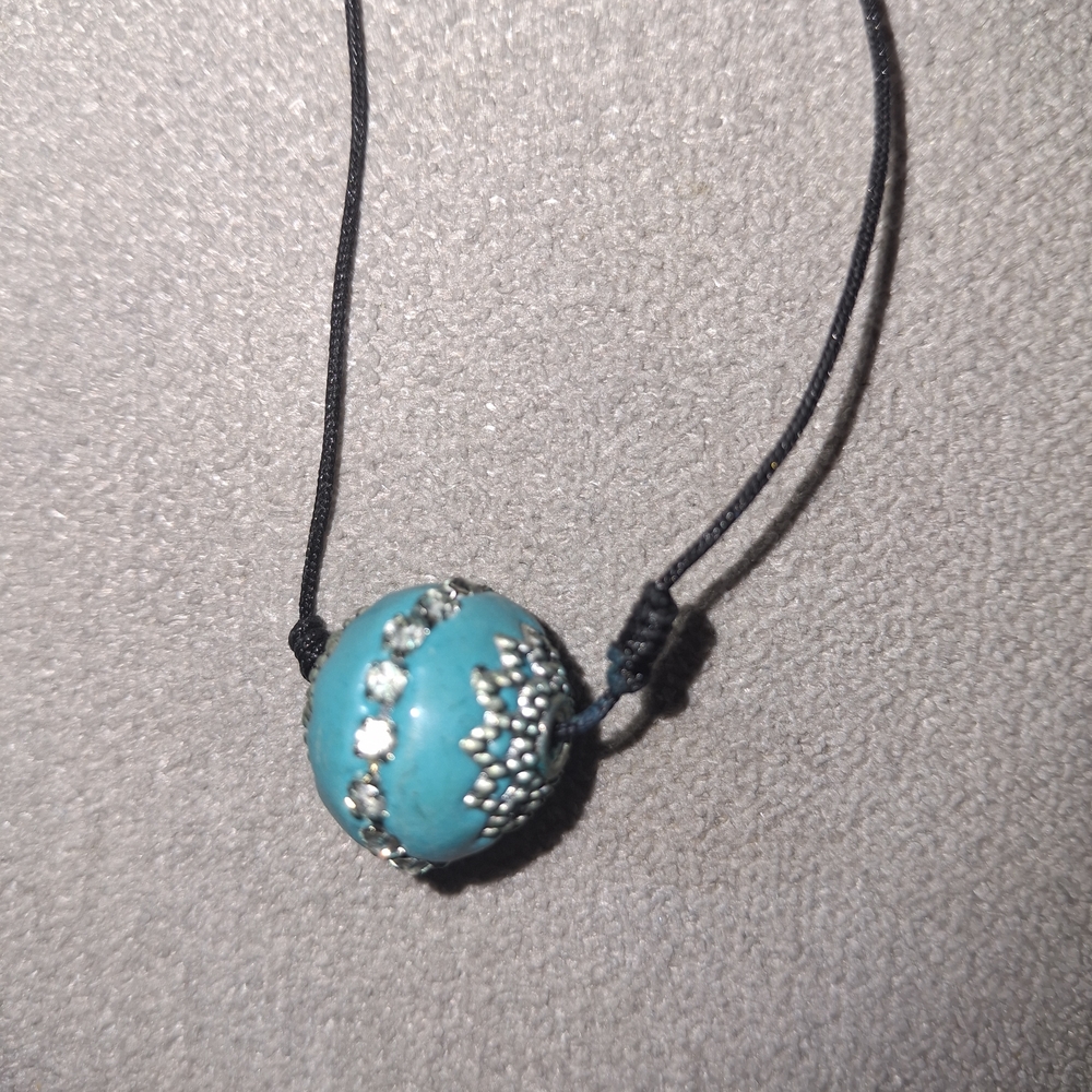 Elegant Turquoise and Silver Necklace